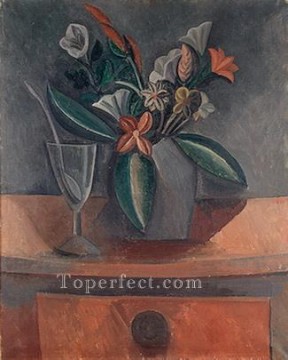 Pablo Picasso Painting - Jarrón de flores copa de vino y cuchara 1908 Pablo Picasso